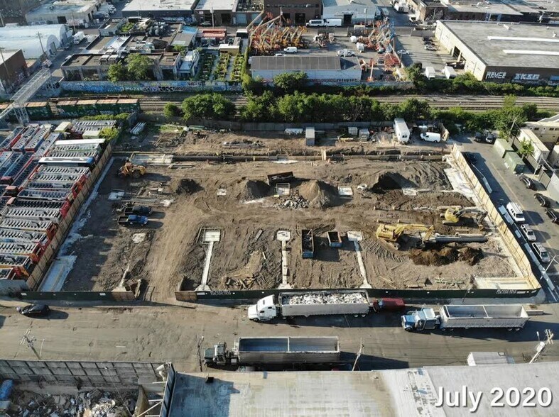 568 Meserole St, Brooklyn, NY à louer - Vidéo sur l’inscription commerciale - Image 2 de 4