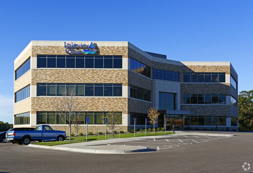 110105 Pioneer Trl, Chaska, MN for lease - Primary Photo - Image 1 of 9