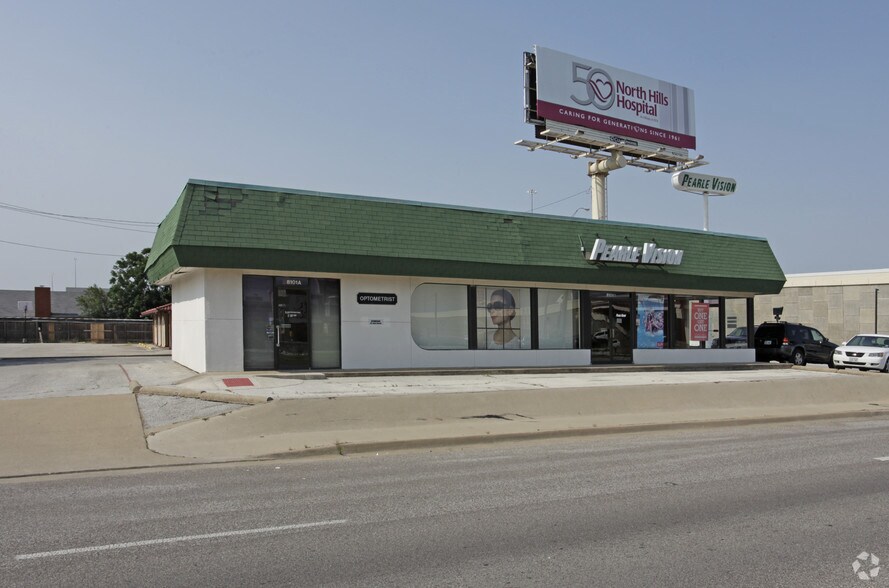 8101 Glenview Dr, North Richland Hills, TX à vendre - Photo du bâtiment - Image 2 de 2