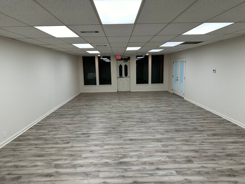 115 Village Pl, Fairfield Bay, AR à louer - Photo intérieure - Image 2 de 10