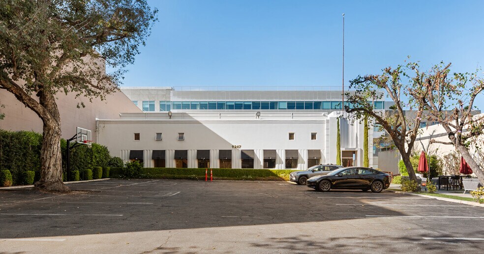 9247 Alden Dr, Beverly Hills, CA à louer - Photo du bâtiment - Image 3 de 18