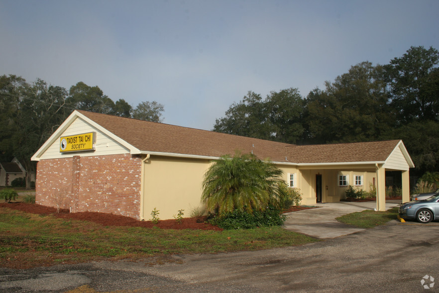 911 Bryan Rd, Brandon, FL for lease - Building Photo - Image 3 of 48