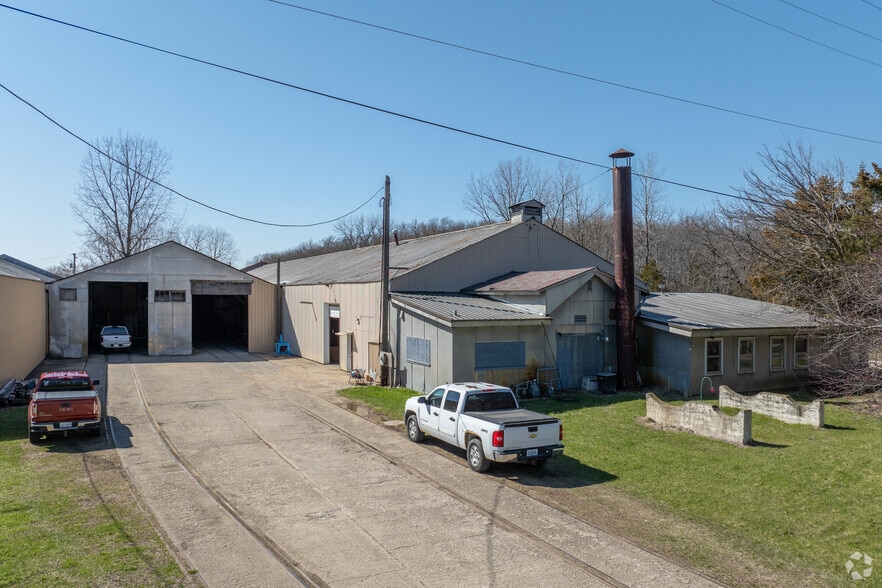 987 Subic Rd, Dixon, IL for sale - Primary Photo - Image 1 of 5