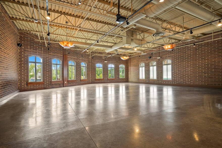 1212-1218 13th Ave, Grafton, WI for lease - Interior Photo - Image 3 of 9