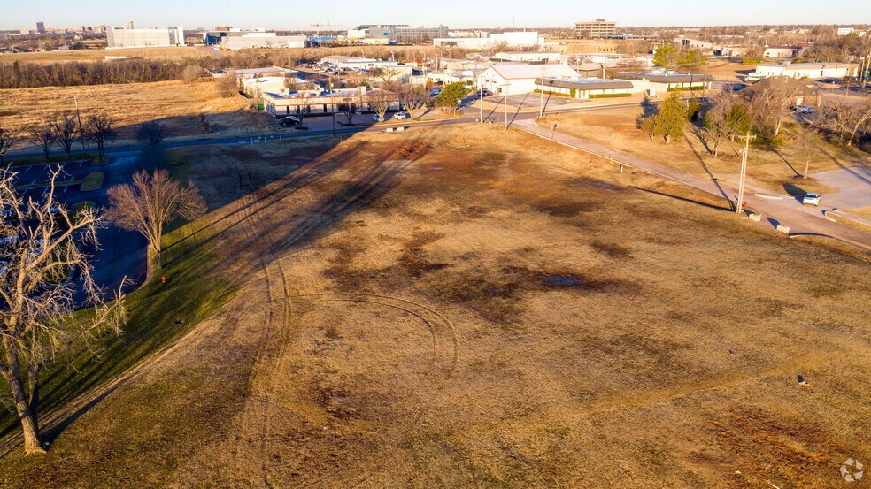 5900 N Robinson Ave, Oklahoma City, OK à vendre - Aérien - Image 3 de 5