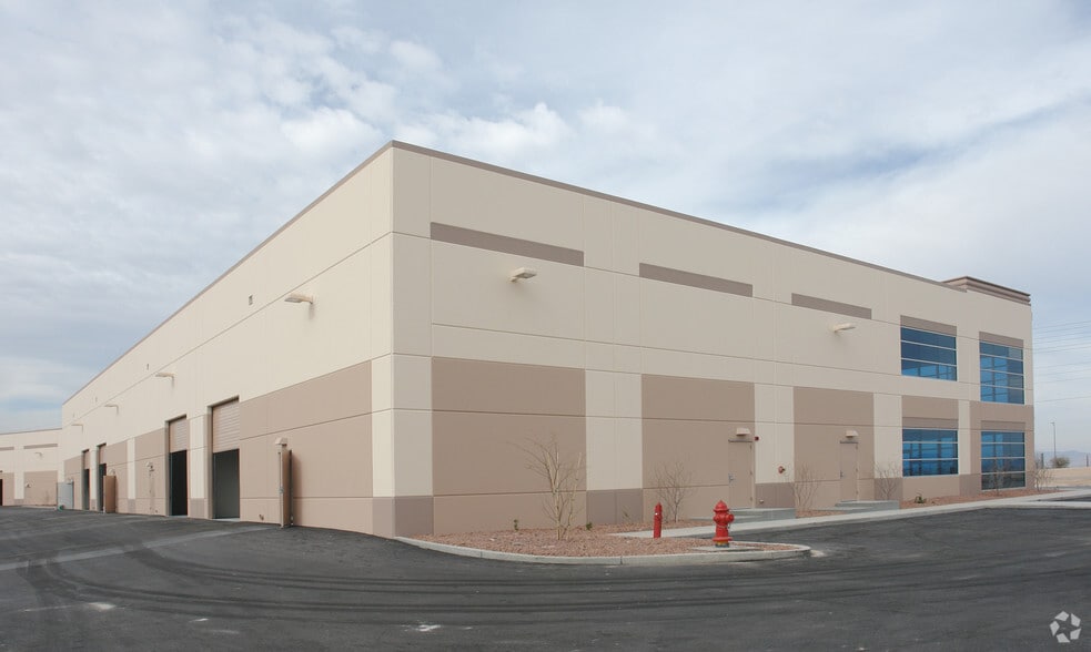 1867 Whitney Mesa Dr, Henderson, NV for lease - Building Photo - Image 3 of 3