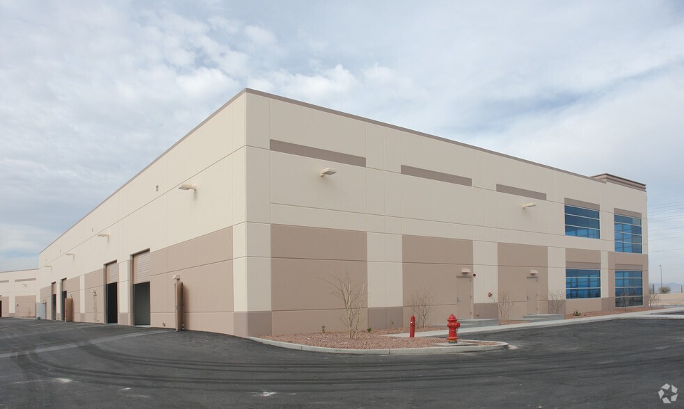 1867 Whitney Mesa Dr, Henderson, NV à louer - Photo du bâtiment - Image 3 de 3