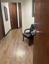 5220 Spring Valley Rd, Dallas, TX à louer Photo intérieure- Image 2 de 4