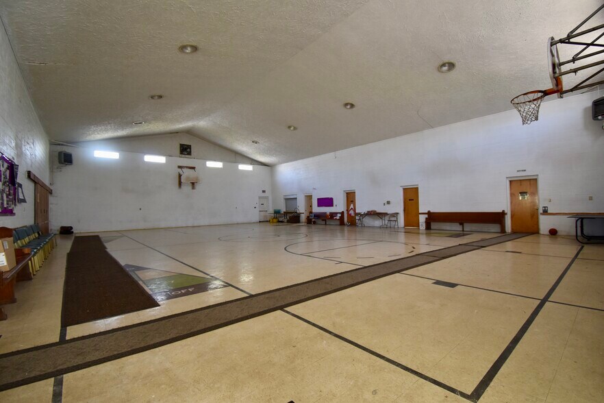 818 N Jenison Ave, Lansing, MI à vendre - Photo du bâtiment - Image 3 de 9