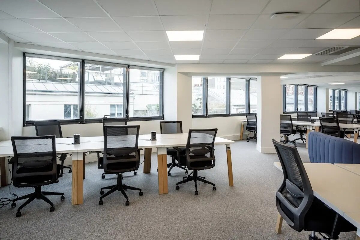 9 Boulevard Gouvion-Saint-Cyr, Paris for lease Building Photo- Image 1 of 8