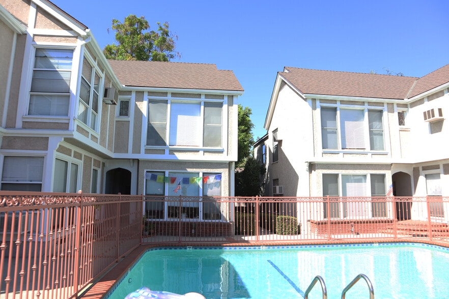 11747-11753 Moorpark St, Studio City, CA for sale - Building Photo - Image 2 of 19