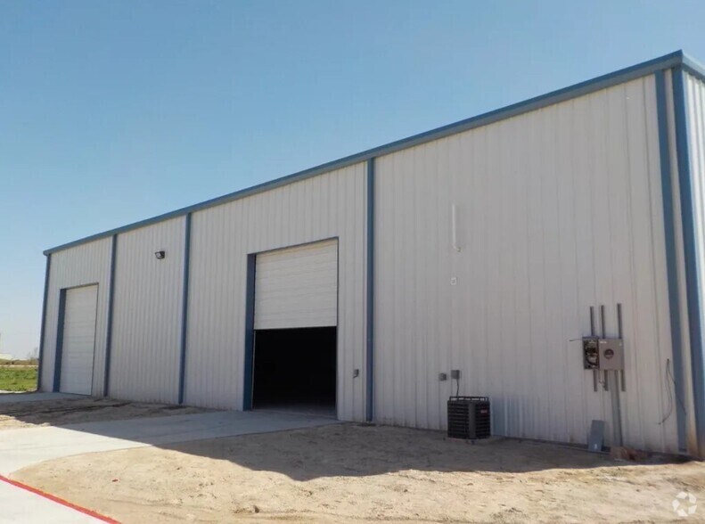 6201 FM 106, Harlingen, TX for lease - Building Photo - Image 2 of 5