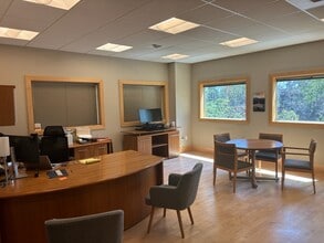 2237 S 19th St, Tacoma, WA for sale Interior Photo- Image 2 of 4