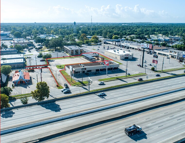 123 W Main St, Humble, TX à louer - Photo du bâtiment - Image 3 de 4