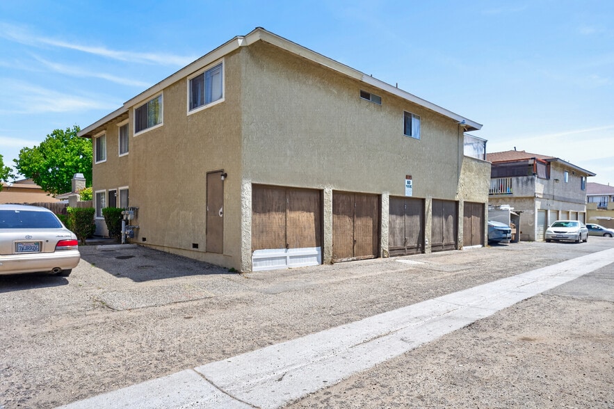1310 W Hull Pl, Oxnard, CA for sale - Building Photo - Image 2 of 9