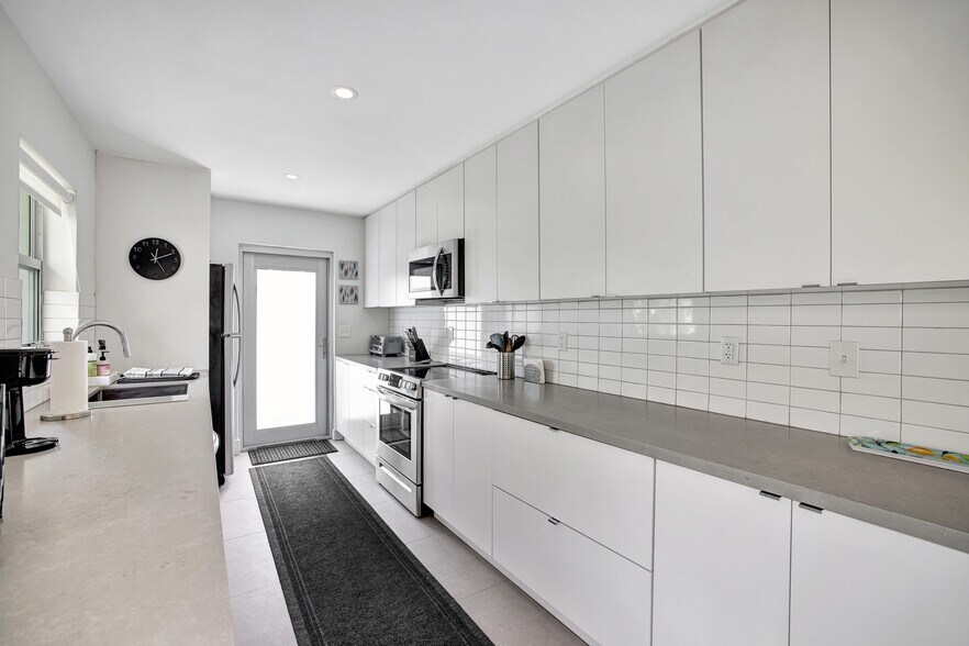 625 NE 13th Ave, Fort Lauderdale, FL à vendre - Photo du bâtiment - Image 2 de 55