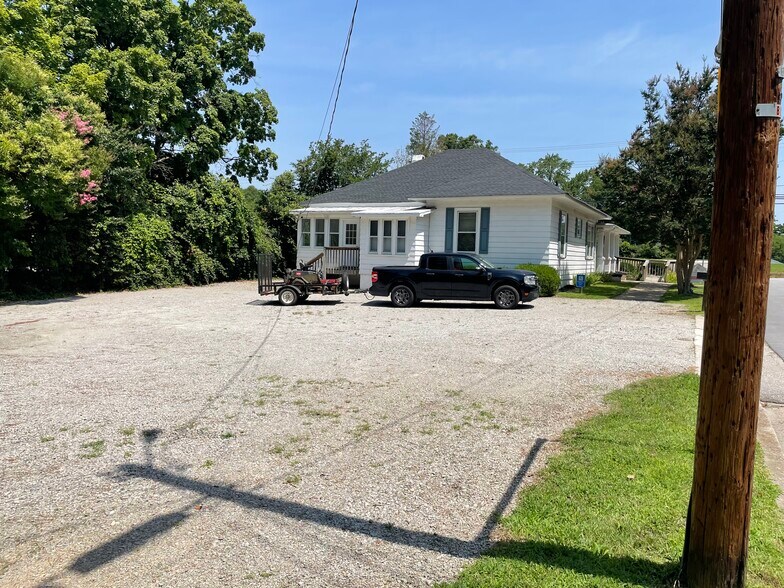 314 E Atlantic St, South Hill, VA à vendre - Photo du bâtiment - Image 2 de 13