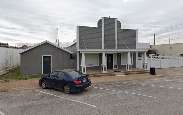 211 W Front St, Sealy, TX for sale - Building Photo - Image 1 of 1