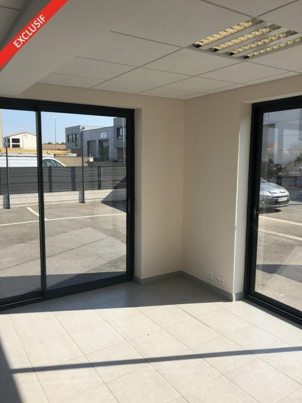 Office in Aix-en-Provence for lease Interior Photo- Image 1 of 5