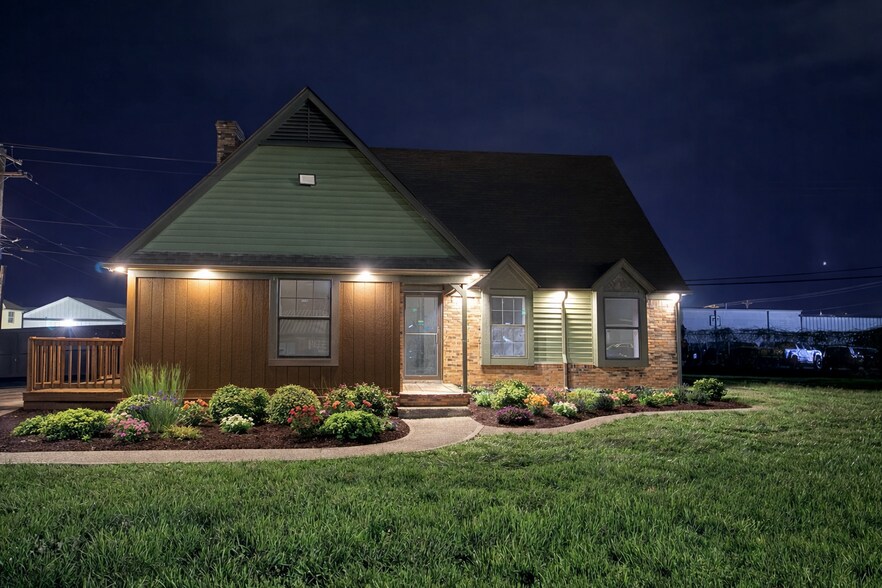 105 Creekwood Ave, Bowling Green, KY à louer - Photo du bâtiment - Image 3 de 3