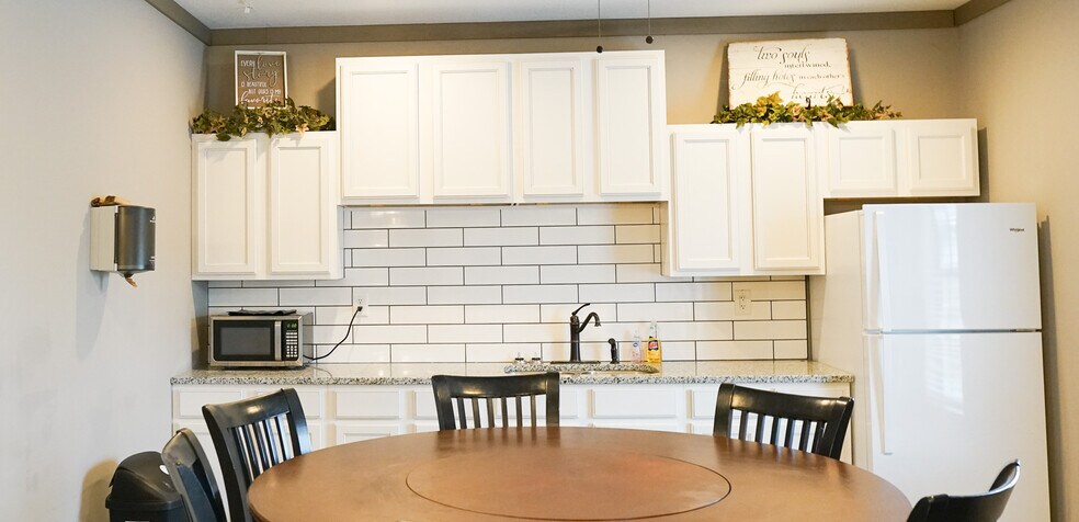 2180 Section Line Rd, Albertville, AL à vendre - Photo du bâtiment - Image 2 de 23