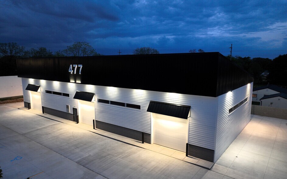 477 South Blvd. East Blvd, Pontiac, MI à vendre - Photo du bâtiment - Image 1 de 1