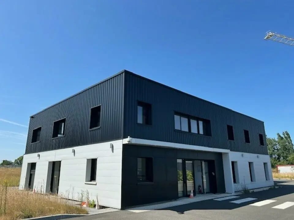 Flex in Joué-lès-Tours for lease Building Photo- Image 1 of 13