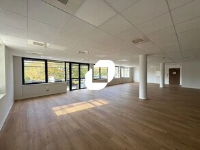 Office in Saint-Priest for lease Interior Photo- Image 1 of 13