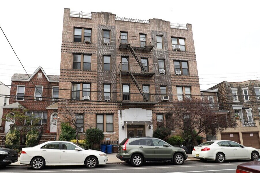 34-12 29th St, Long Island City, NY à vendre Photo du bâtiment- Image 1 de 18