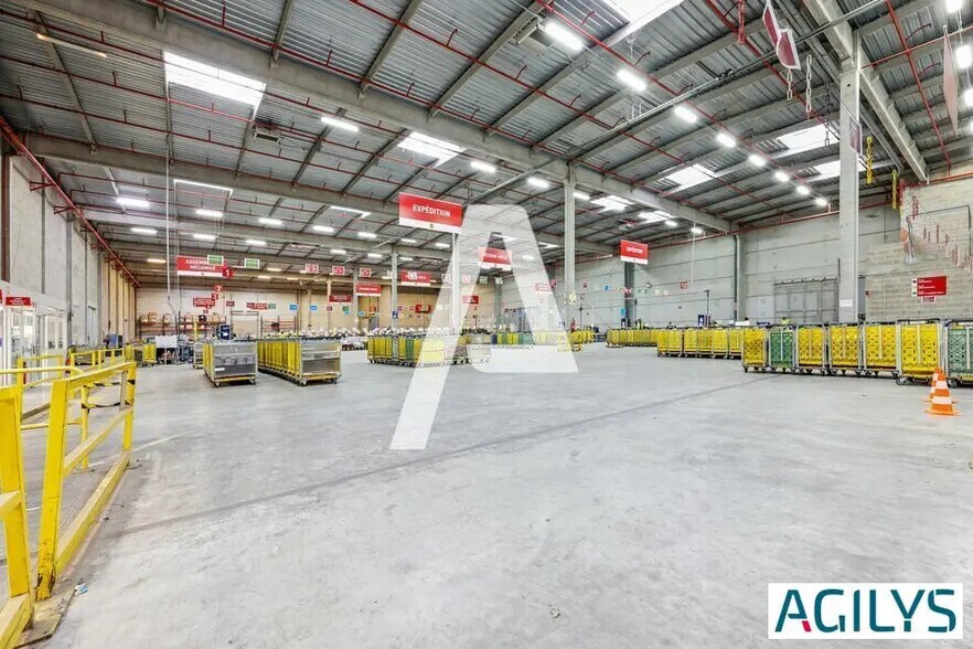 Industrial in Roissy-en-Brie for lease - Interior Photo - Image 2 of 6