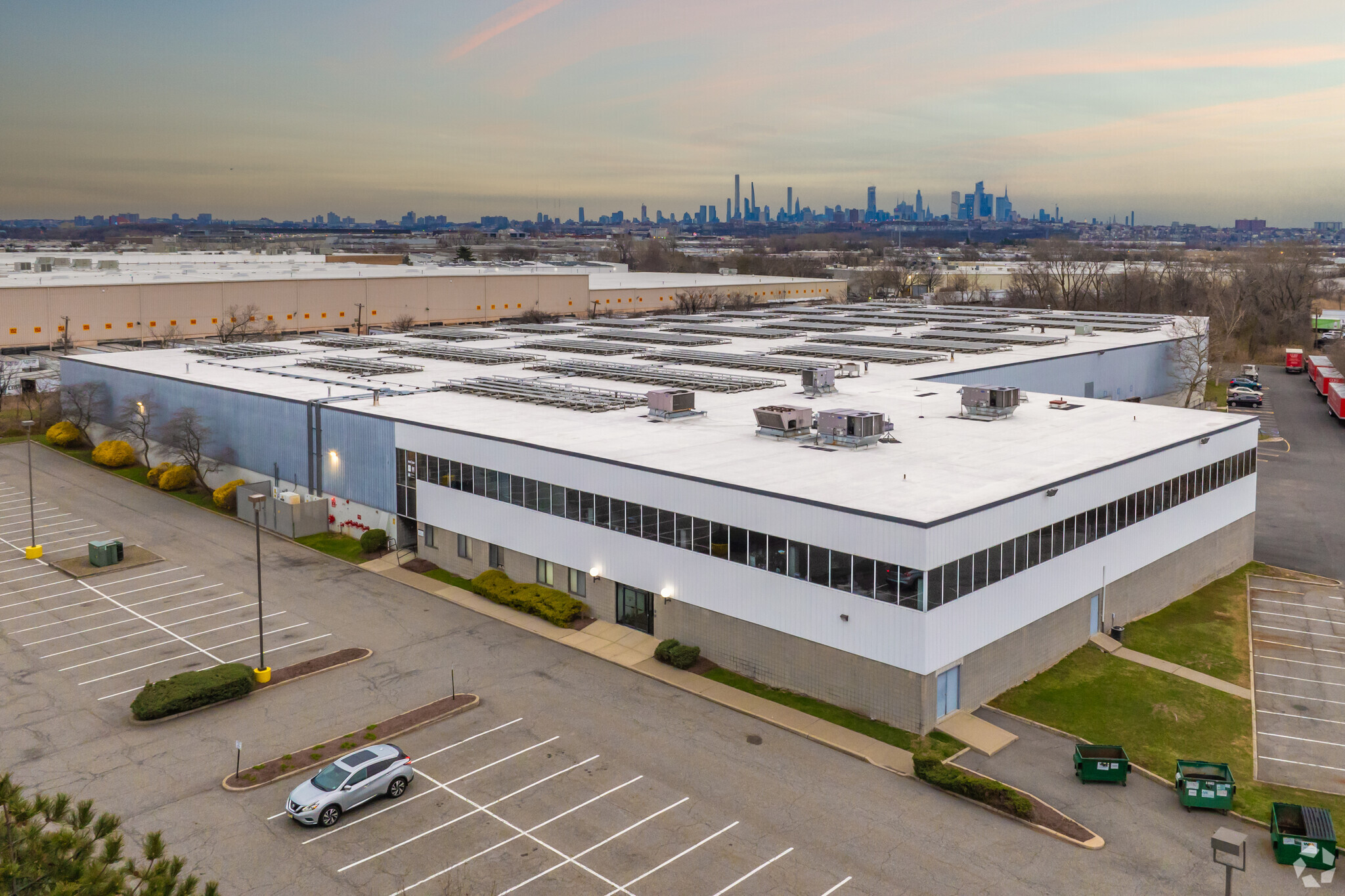 550 Meadowlands Pky, Secaucus, NJ for lease Building Photo- Image 1 of 7