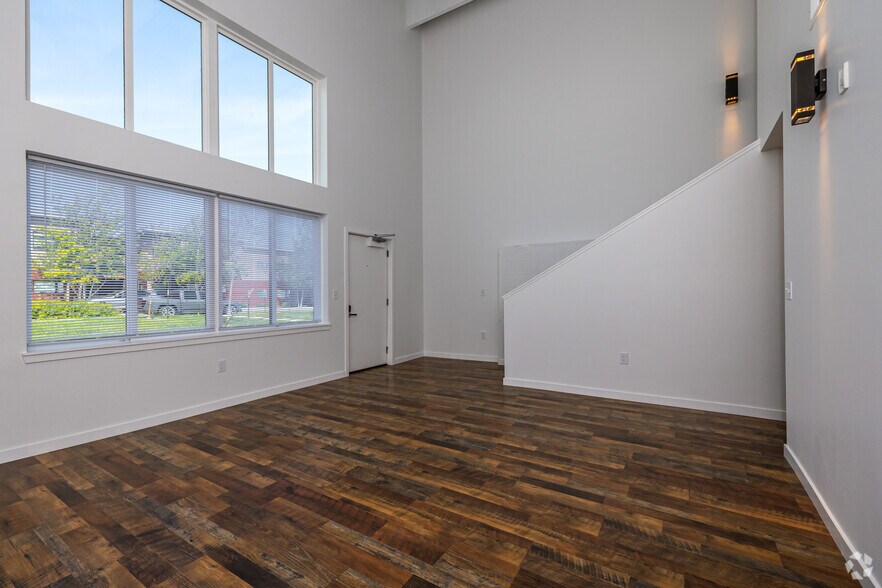 401 Charlotte St, Kansas City, MO à vendre - Photo intérieure - Image 2 de 27