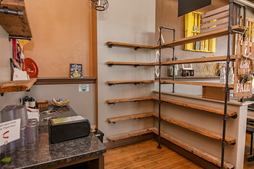 63 Federal St, Pittsfield, MA for lease - Interior Photo - Image 3 of 5