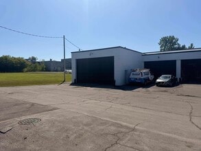 6146 Molloy Rd, East Syracuse, NY for lease Interior Photo- Image 2 of 6