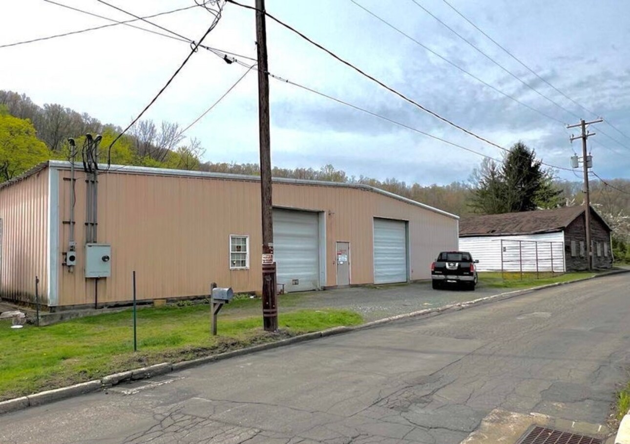 729 S 5th St, Coal Township, PA à vendre Photo du bâtiment- Image 1 de 8