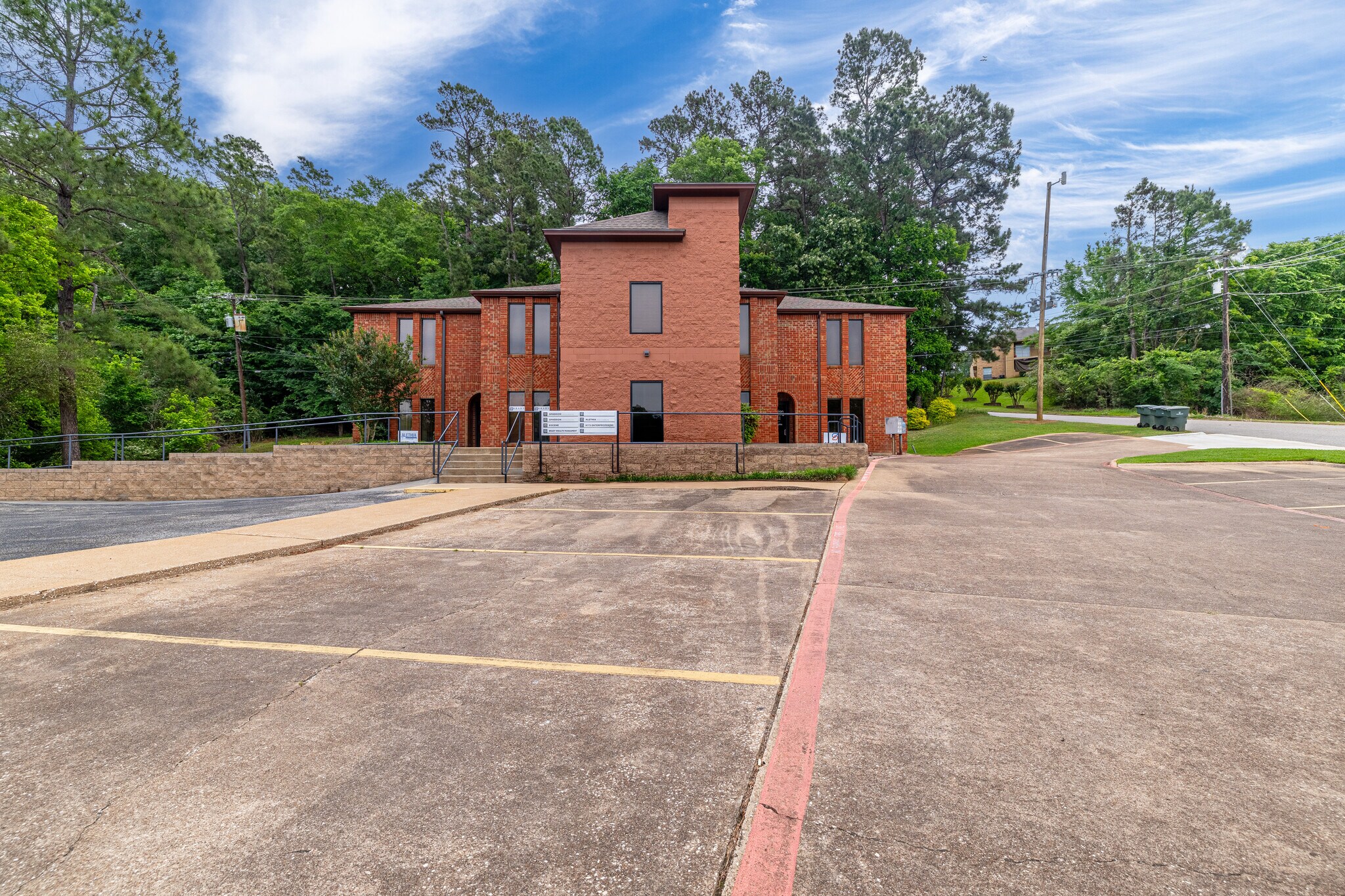 818 N University Dr, Nacogdoches, TX for lease Primary Photo- Image 1 of 15