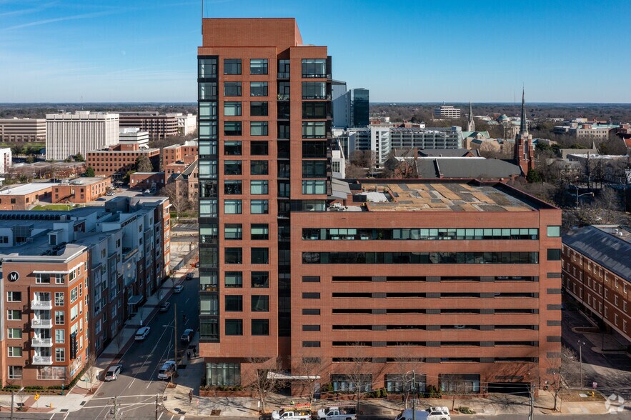 323 W Jones St, Raleigh, NC à louer - Photo du bâtiment - Image 3 de 6