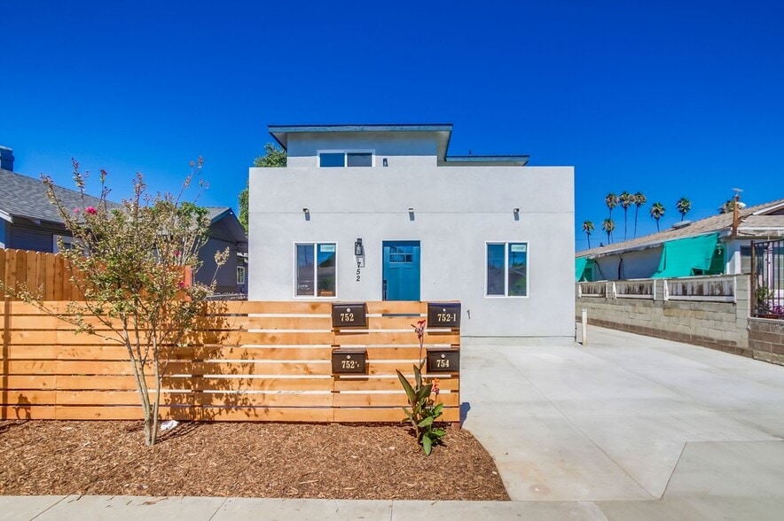 752 1/2 W 9th Ave, Escondido, CA for sale - Building Photo - Image 2 of 4