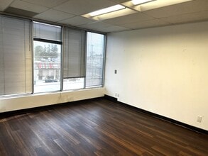 2631 Merrick Rd, Bellmore, NY for lease Interior Photo- Image 2 of 7