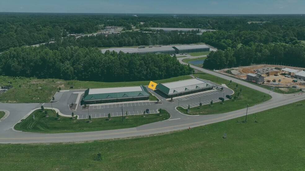 25210 Hofheimer Way, North Dinwiddie, VA à louer - Vidéo sur l’inscription commerciale - Image 2 de 11