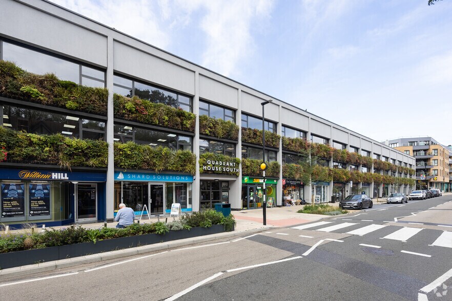 31-65A Croydon Rd, Caterham à louer - Photo du bâtiment - Image 2 de 7