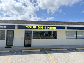 2327-2331 NE Dixie Hwy, Jensen Beach, FL for lease Interior Photo- Image 1 of 3