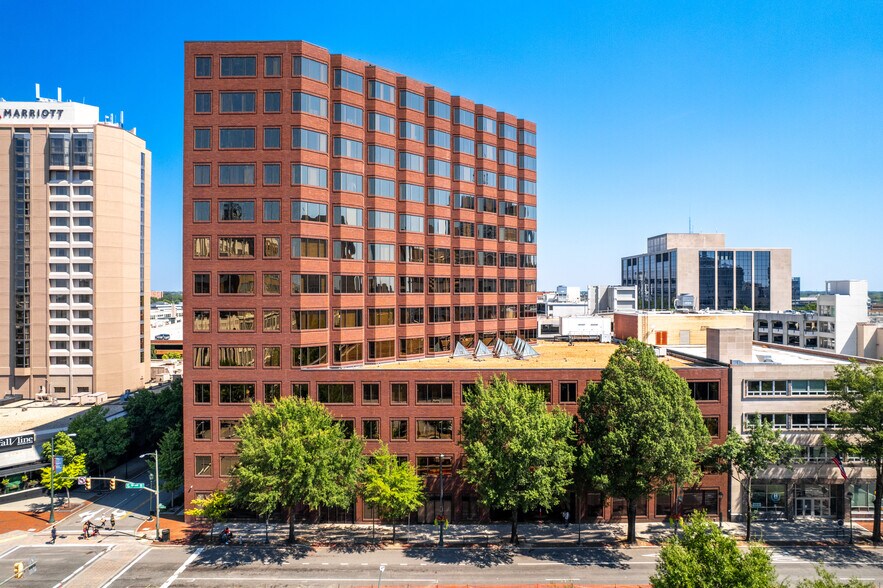 600 E Broad St, Richmond, VA à louer - Photo du bâtiment - Image 2 de 30