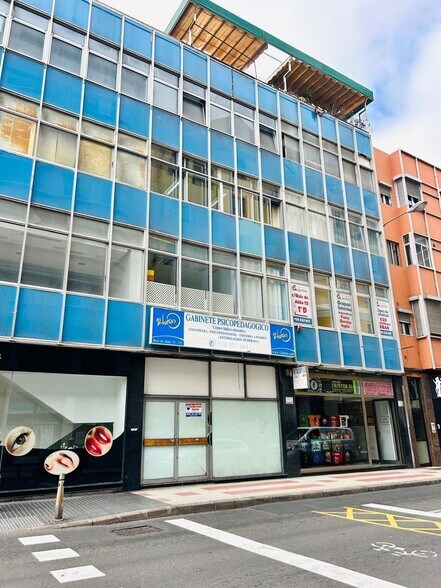 Calle Presidente Alvear, 25, Las Palmas de Gran Canaria, Las Palmas à louer - Photo du bâtiment - Image 2 de 21