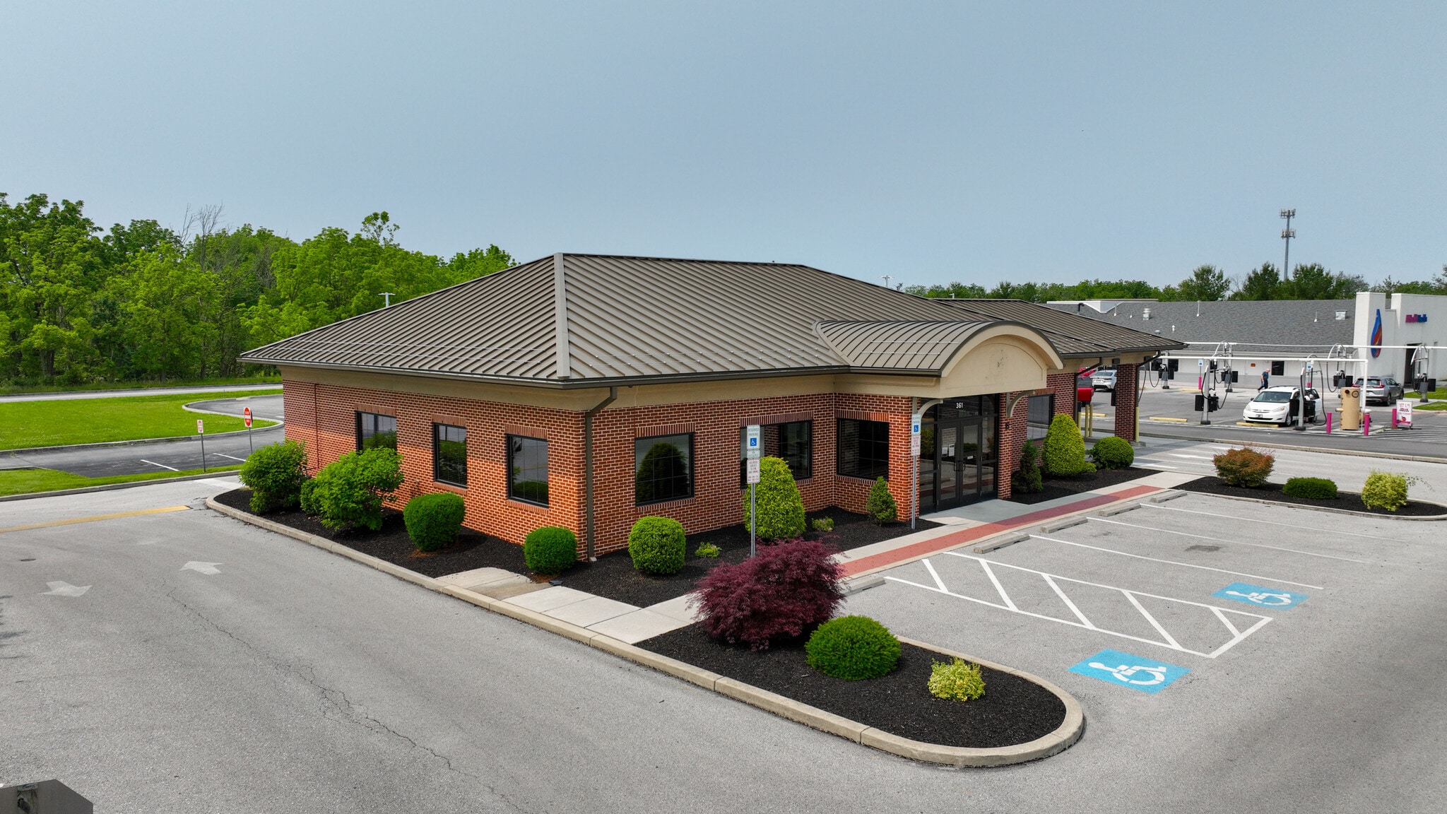 361 Eisenhower Dr, Hanover, PA for lease Building Photo- Image 1 of 2