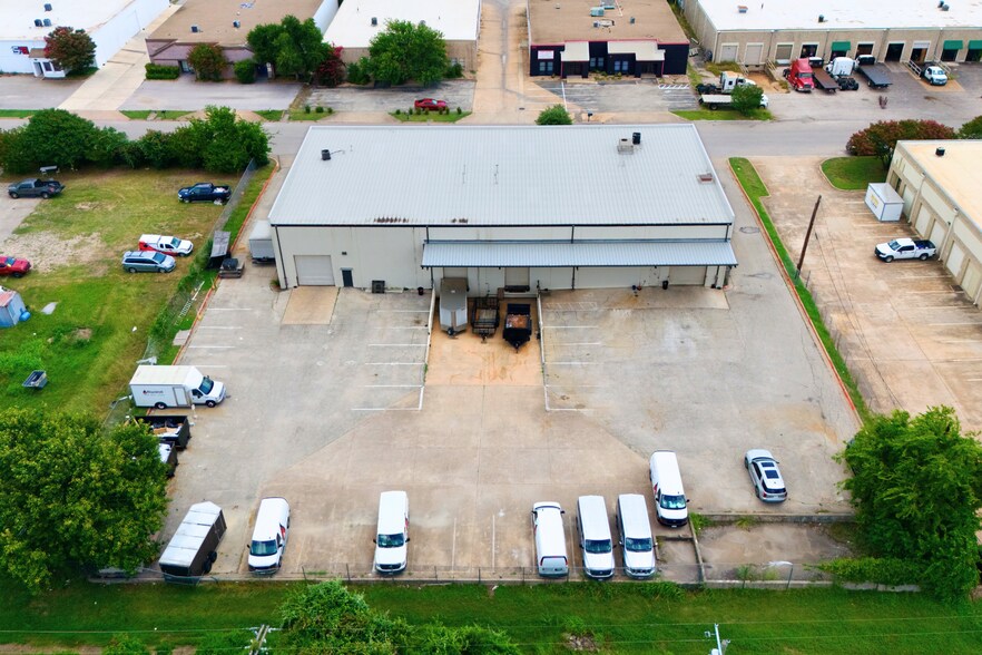 2004 Lamar Dr, Round Rock, TX à louer - Photo du bâtiment - Image 3 de 24