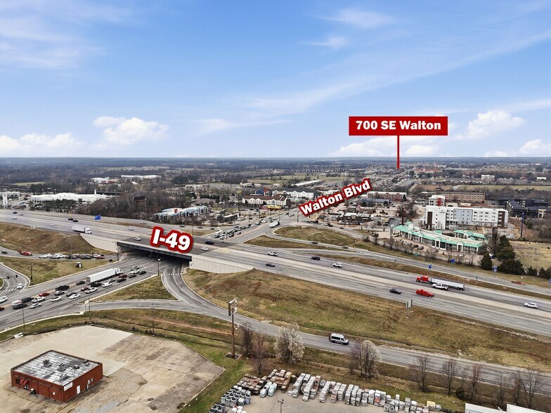 700 SE Walton Blvd, Bentonville, AR à louer - Photo du bâtiment - Image 2 de 11