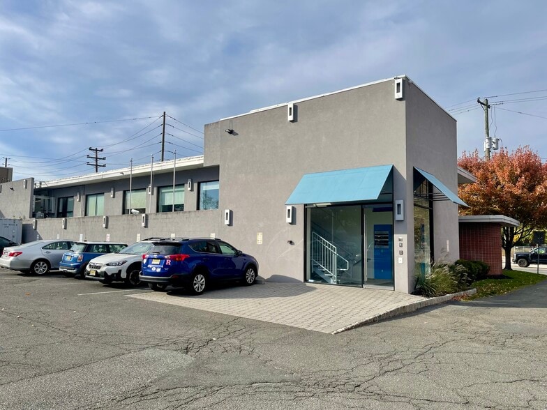 18-00 Fair Lawn Ave, Fair Lawn, NJ for lease - Building Photo - Image 3 of 24