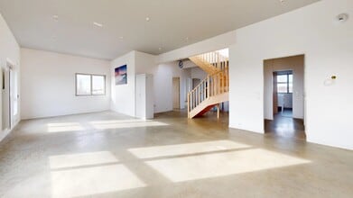 2 Route De Levis Saint Nom, Coignières for lease Interior Photo- Image 1 of 13