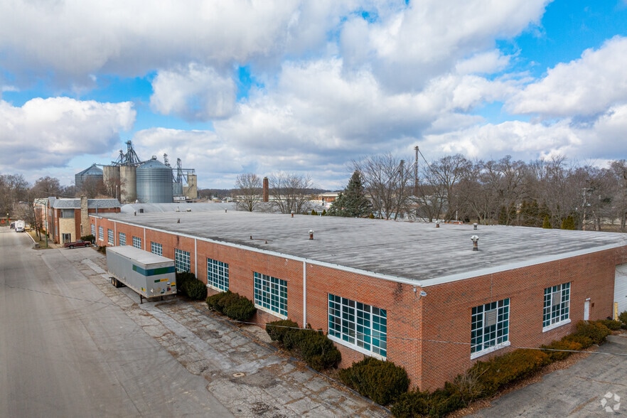 111 E Broad St, South Whitley, IN for sale - Building Photo - Image 3 of 18